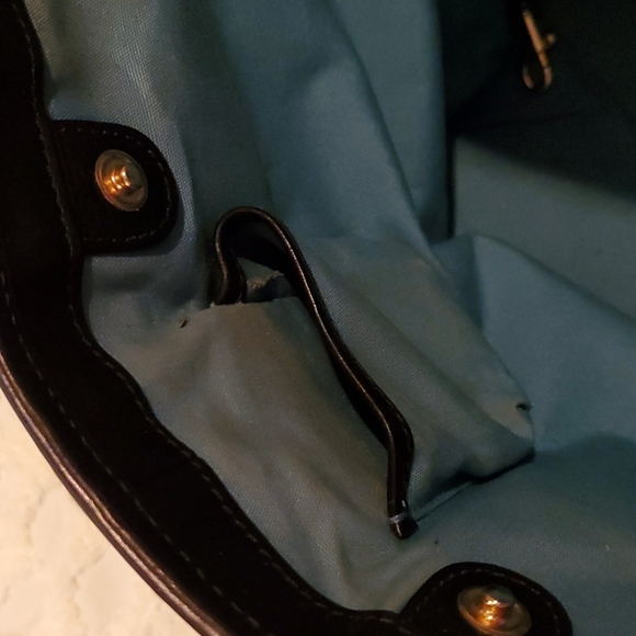 Dooney & Bourke Black Medallion Vintage Tote ✨️Host Pick✨️ - Picture 7 of 13